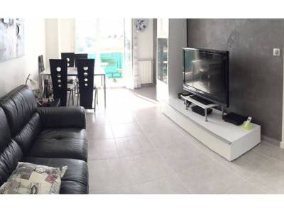 photo1
