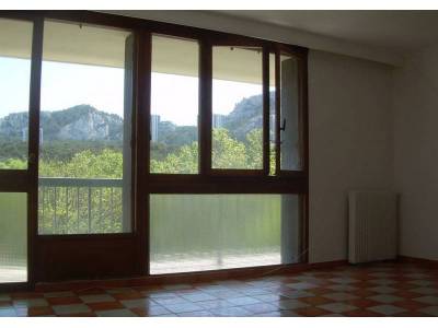 photo1