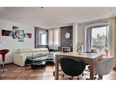 photo1